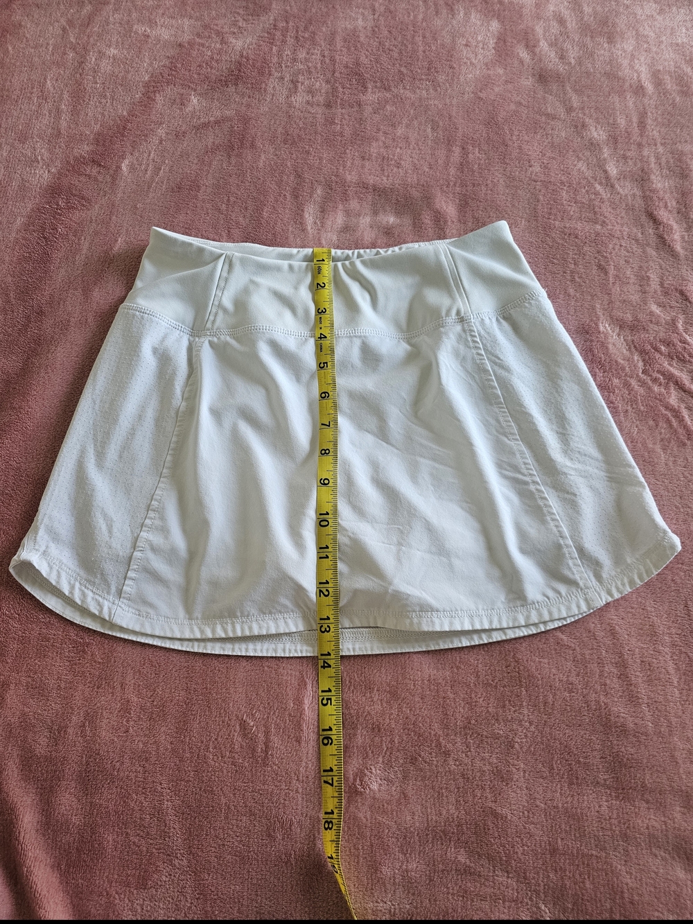 White CHAMPIONS Skirt with Smooth Waistband - XS - PRE OWNED - Picture 5 of 9